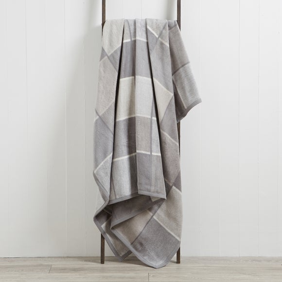 Thermosoft Checked Blanket