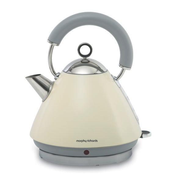 Morphy Richards 43775 Cream Accents Pyramid Kettle