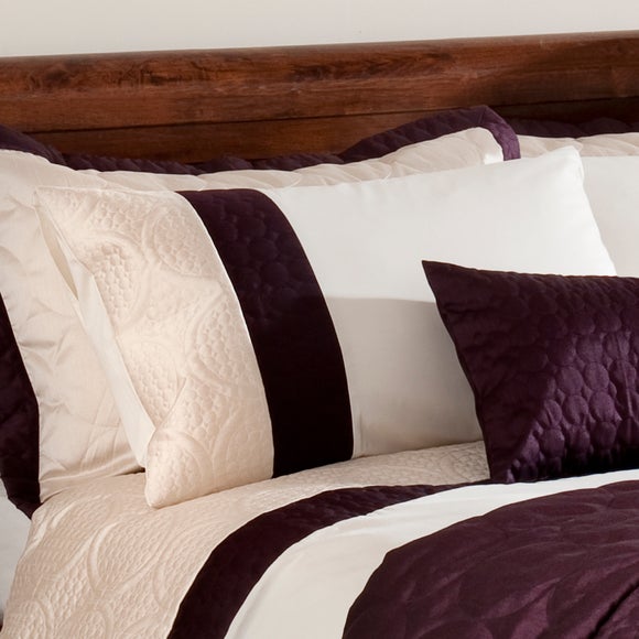 Plum Circles Bedlinen Collection