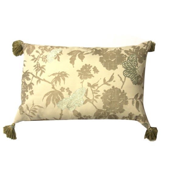 Gold Geisha Tassle Cushion