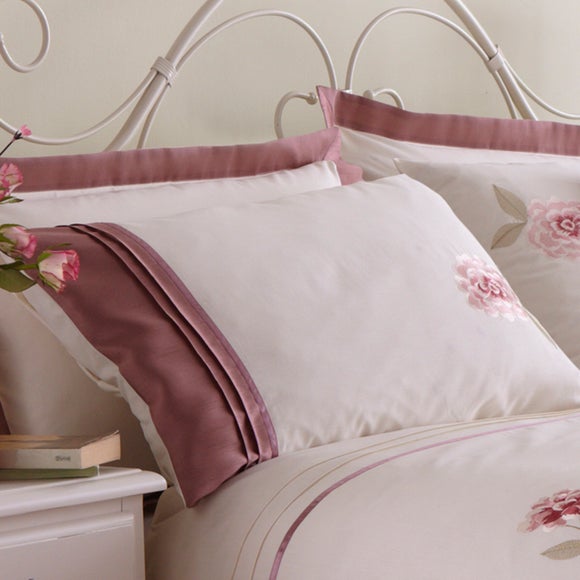 Pink Beth Collection Housewife Pillowcase