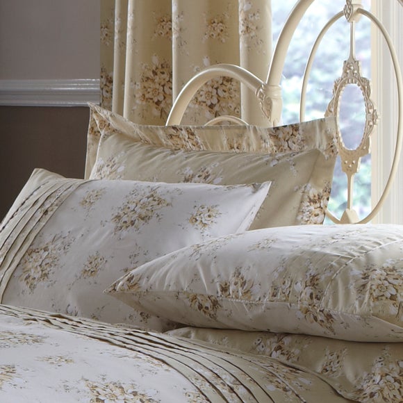 Natural Vanessa Collection Oxford Pillowcase
