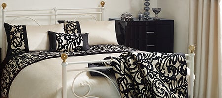 Black Baroque Flock Bedlinen Collection
