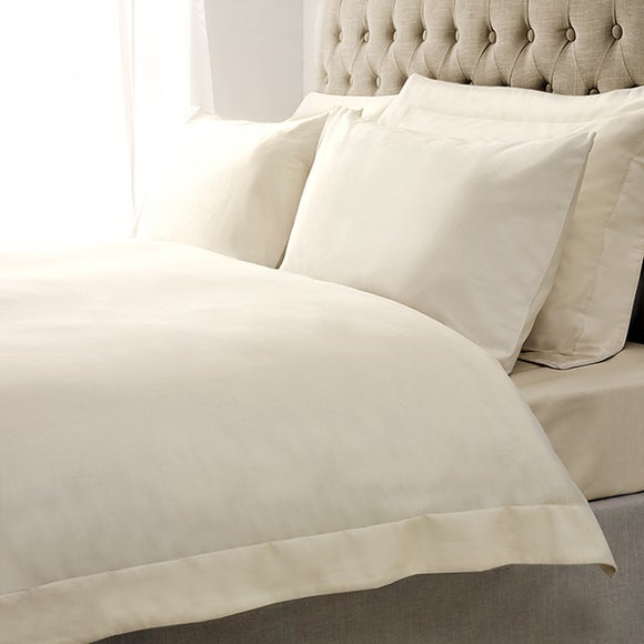 Cream Hotel Plain 300 Thread Count Bedlinen Collection