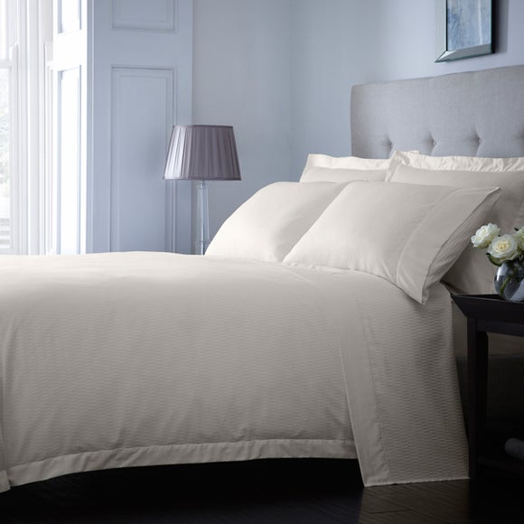 Dorma Cream Berkley Bedlinen Collection