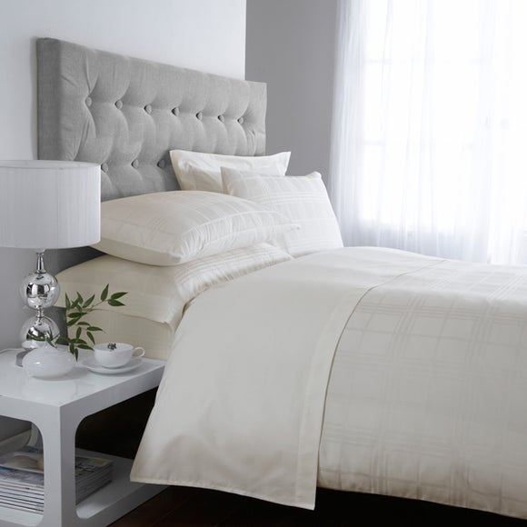Cream Hotel Check 300 Thread Count Bedlinen Collection