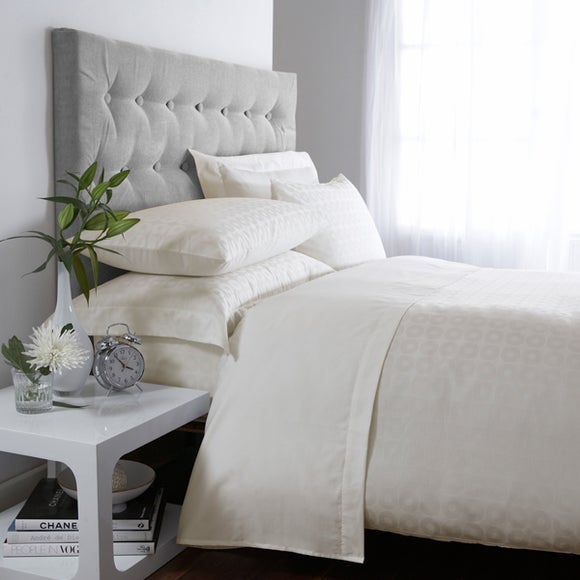 Cream Hotel Circles 300 Thread Count Bedlinen Collection