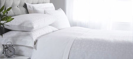 White Hotel Circles 300 Thread Count Bedlinen Collection