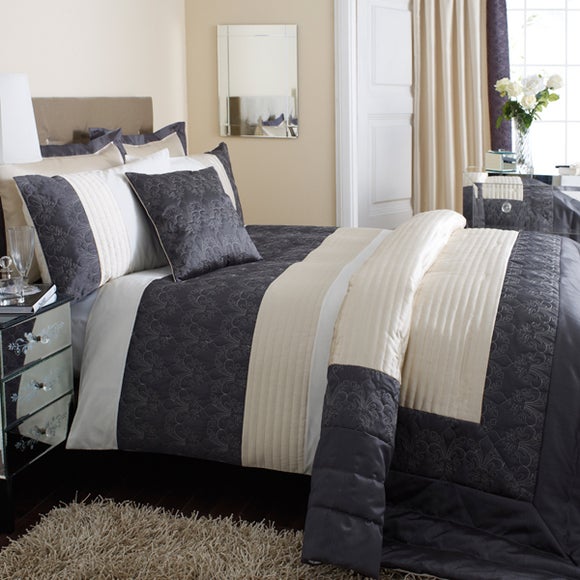 Charcoal Fleur De Lys Bedlinen Collection