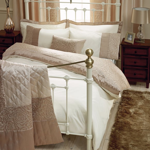 Gold Elizabeth Bedlinen Collection