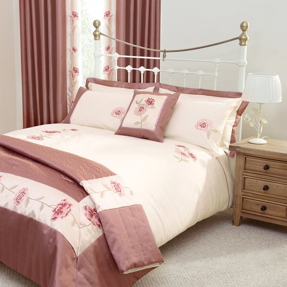 Pink Beth Bedlinen Collection