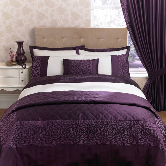 Plum Elizabeth Bedlinen Collection