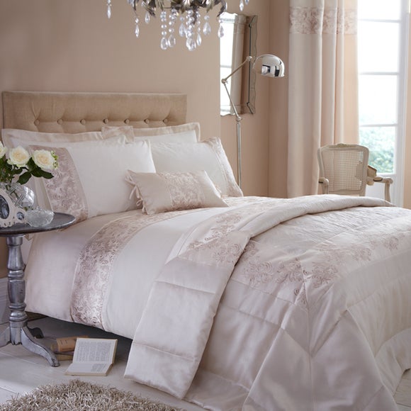 Gold Sofia Bedlinen Collection